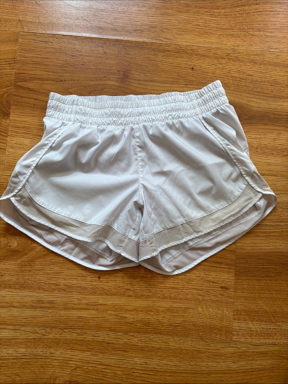 ATHLETA Mesh Racer Run Shorts 4" White  Sz S